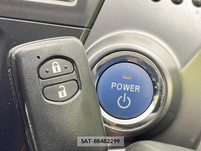 Toyota PRIUS ALPHA 2013-10 8220122-6