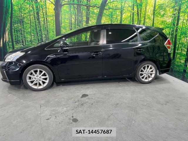 Toyota PRIUS ALPHA 2013-05 8220550-16