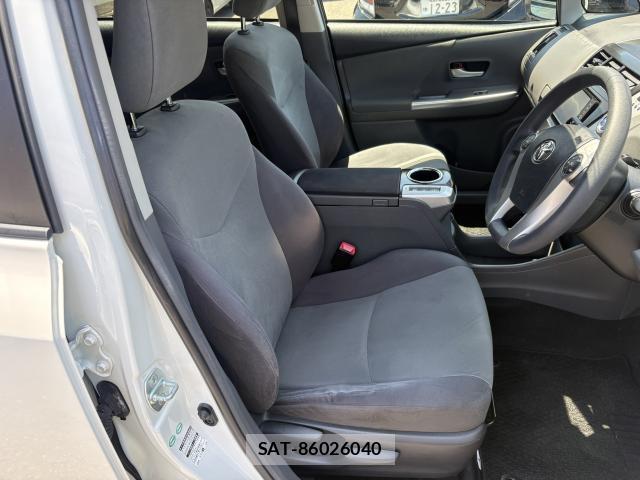 Toyota PRIUS ALPHA 2011-08 8220696-12