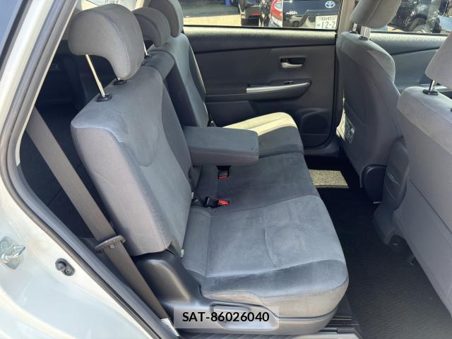Toyota PRIUS ALPHA 2011-08 8220696-13