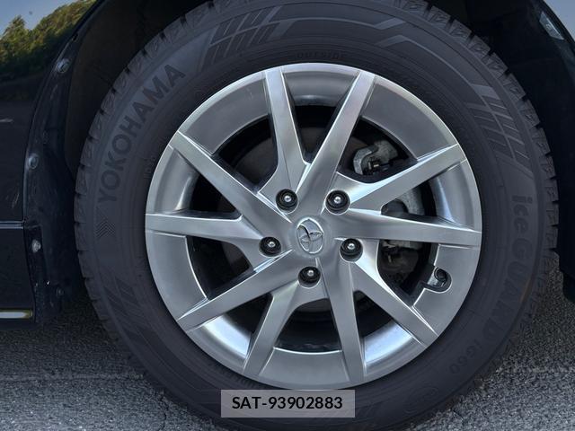 Toyota PRIUS ALPHA 2019-01 8220819-12