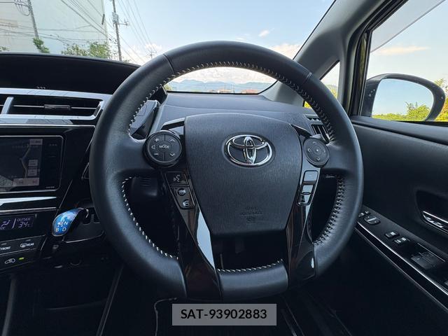 Toyota PRIUS ALPHA 2019-01 8220819-15