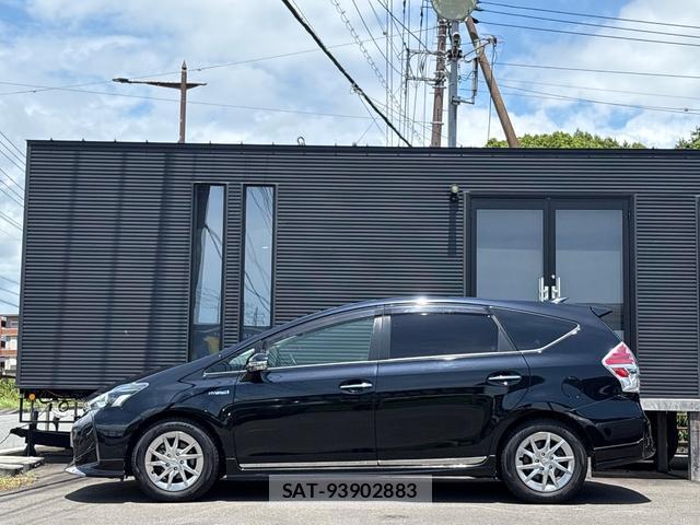 Toyota PRIUS ALPHA 2019-01 8220819-3