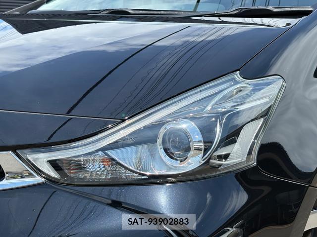 Toyota PRIUS ALPHA 2019-01 8220819-5