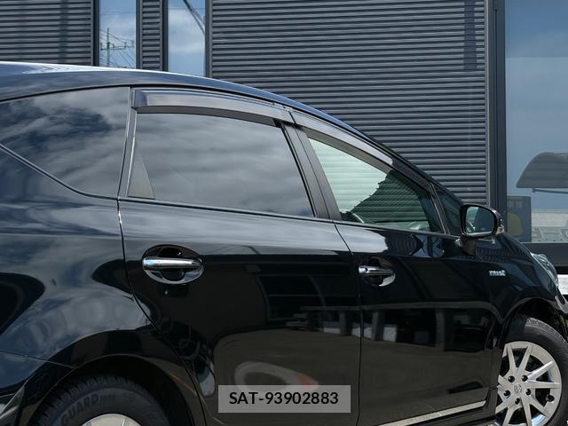 Toyota PRIUS ALPHA 2019-01 8220819-6