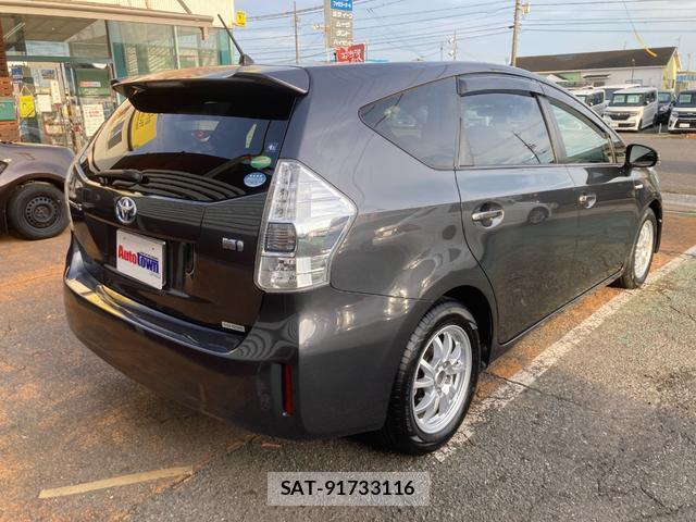 Toyota PRIUS ALPHA 2012-07 8220934-1