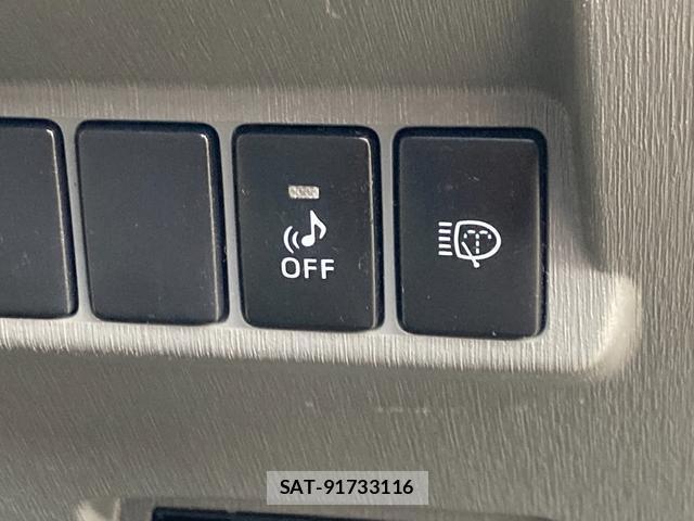 Toyota PRIUS ALPHA 2012-07 8220934-10