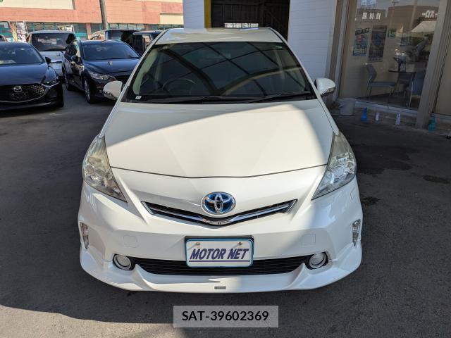 Toyota PRIUS ALPHA 2013-12 8220983-12