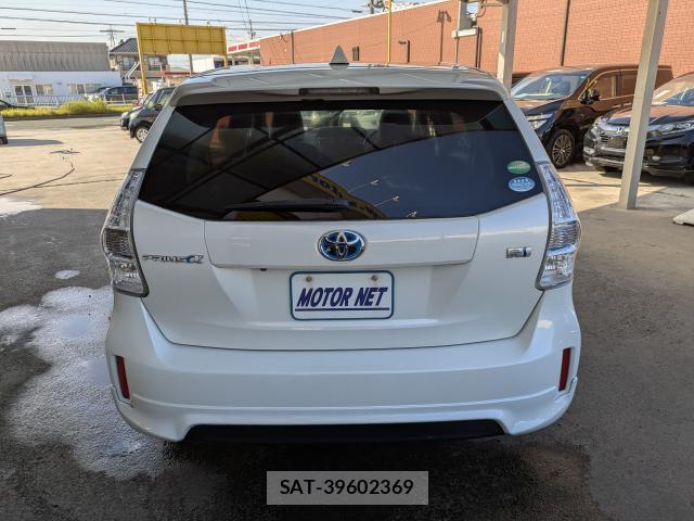 Toyota PRIUS ALPHA 2013-12 8220983-13