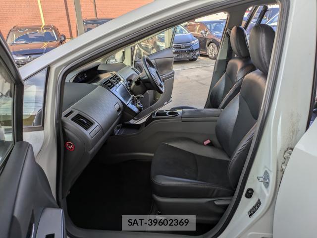 Toyota PRIUS ALPHA 2013-12 8220983-14