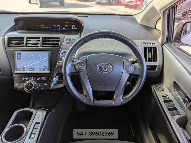 Toyota PRIUS ALPHA 2013-12 8220983-17