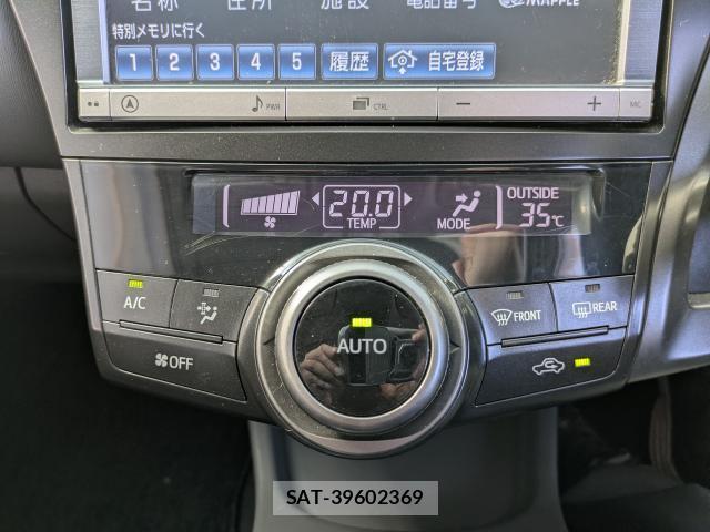 Toyota PRIUS ALPHA 2013-12 8220983-19