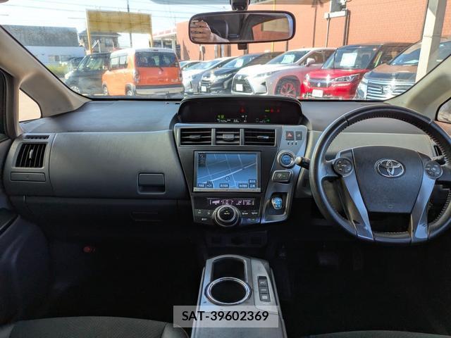 Toyota PRIUS ALPHA 2013-12 8220983-2
