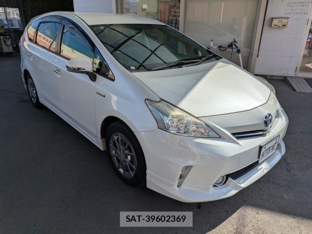 Toyota PRIUS ALPHA 2013-12 8220983-9