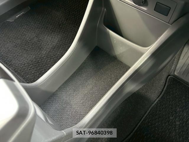 Toyota PRIUS ALPHA 2013-05 8221398-18