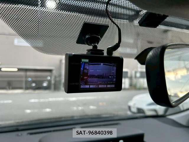 Toyota PRIUS ALPHA 2013-05 8221398-4