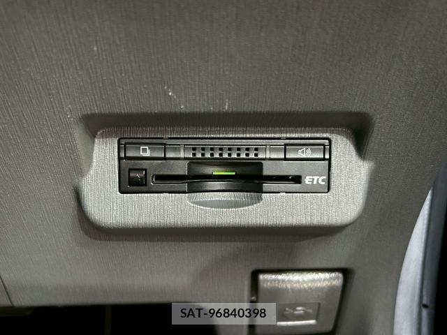 Toyota PRIUS ALPHA 2013-05 8221398-5