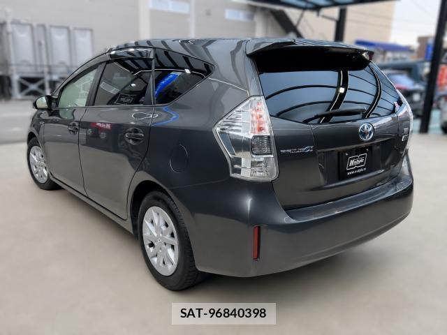 Toyota PRIUS ALPHA 2013-05 8221398-8
