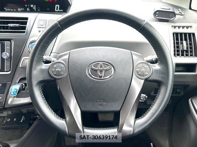 Toyota PRIUS ALPHA 2014-03 8221577-11