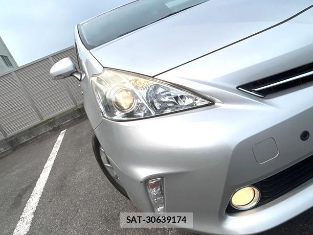 Toyota PRIUS ALPHA 2014-03 8221577-12