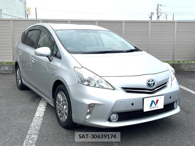 Toyota PRIUS ALPHA 2014-03 8221577-16