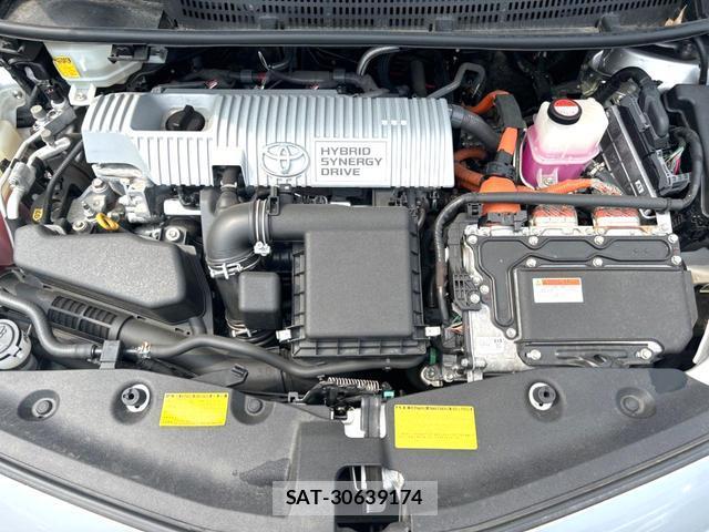 Toyota PRIUS ALPHA 2014-03 8221577-18