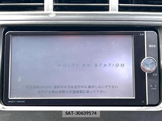 Toyota PRIUS ALPHA 2014-03 8221577-2