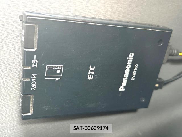 Toyota PRIUS ALPHA 2014-03 8221577-5