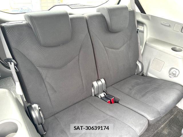 Toyota PRIUS ALPHA 2014-03 8221577-9