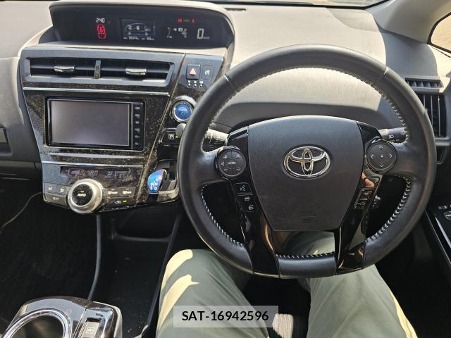 Toyota PRIUS ALPHA 2020-10 8222284-3