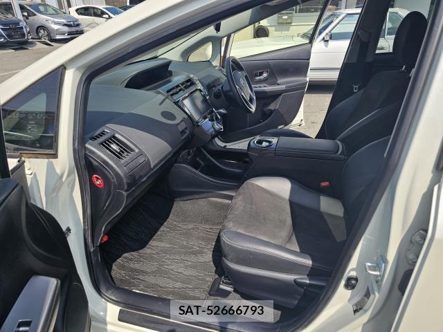 Toyota PRIUS ALPHA 2017-06 8222288-5