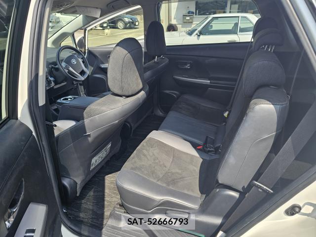 Toyota PRIUS ALPHA 2017-06 8222288-7