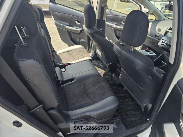 Toyota PRIUS ALPHA 2017-06 8222288-8