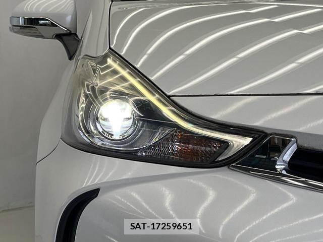 Toyota PRIUS ALPHA 2015-07 8222316-11