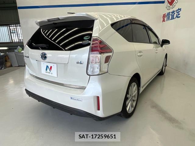 Toyota PRIUS ALPHA 2015-07 8222316-15