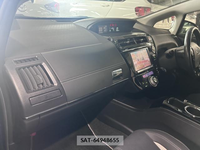 Toyota PRIUS ALPHA 2015-06 8223619-10