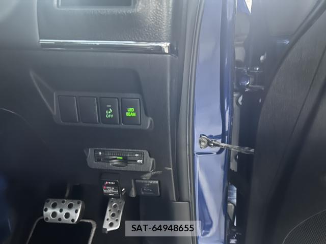 Toyota PRIUS ALPHA 2015-06 8223619-15