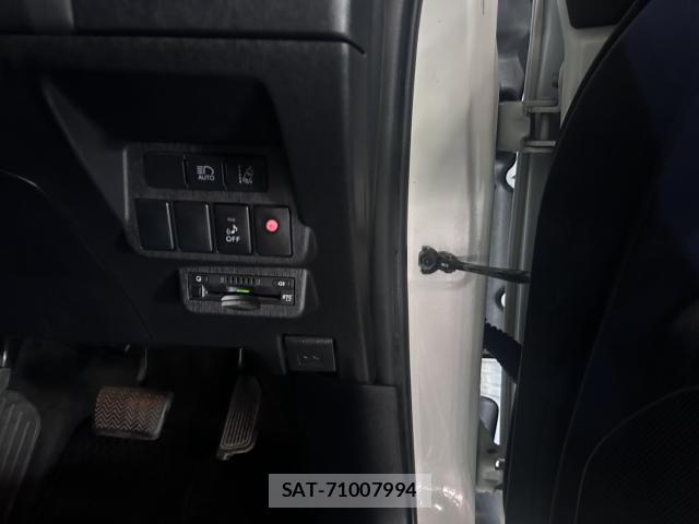 Toyota PRIUS ALPHA 2018-05 8223674-13