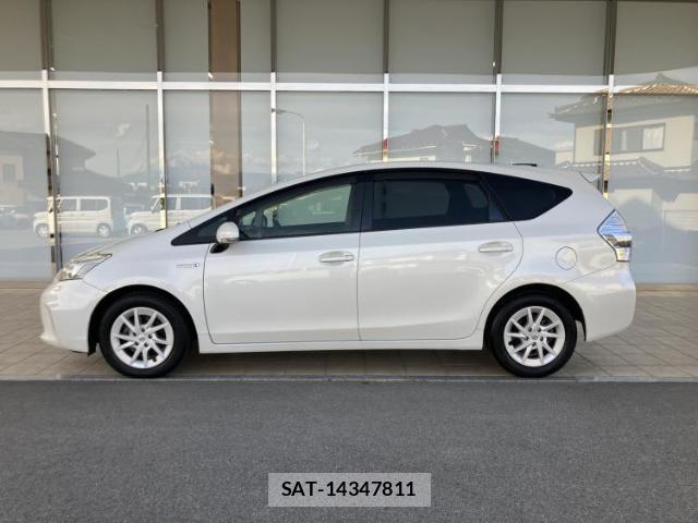 Toyota PRIUS ALPHA 2012-08 8225345-1