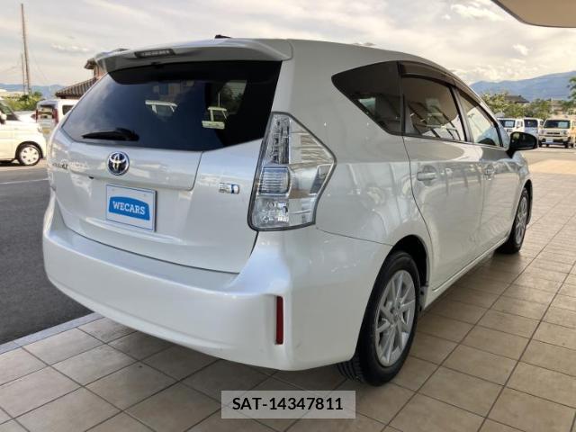 Toyota PRIUS ALPHA 2012-08 8225345-2