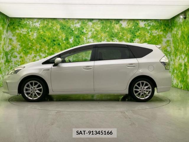 Toyota PRIUS ALPHA 2014-02 8225414-1