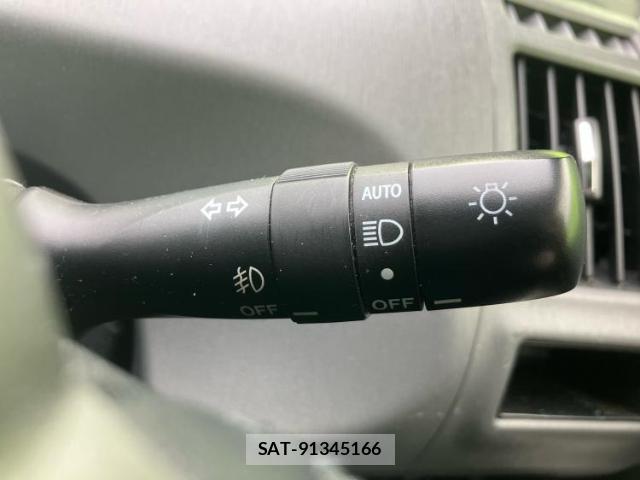 Toyota PRIUS ALPHA 2014-02 8225414-15