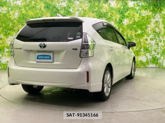 Toyota PRIUS ALPHA 2014-02 8225414-2