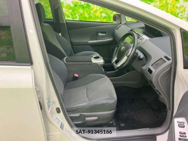 Toyota PRIUS ALPHA 2014-02 8225414-3