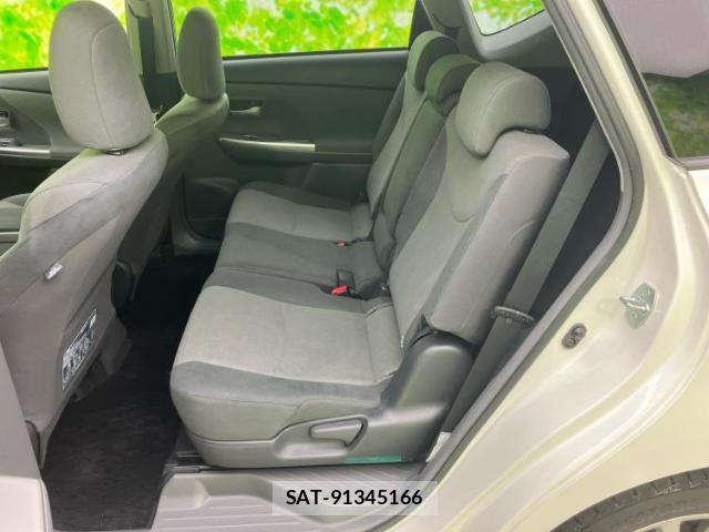 Toyota PRIUS ALPHA 2014-02 8225414-6