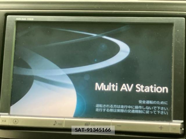 Toyota PRIUS ALPHA 2014-02 8225414-8
