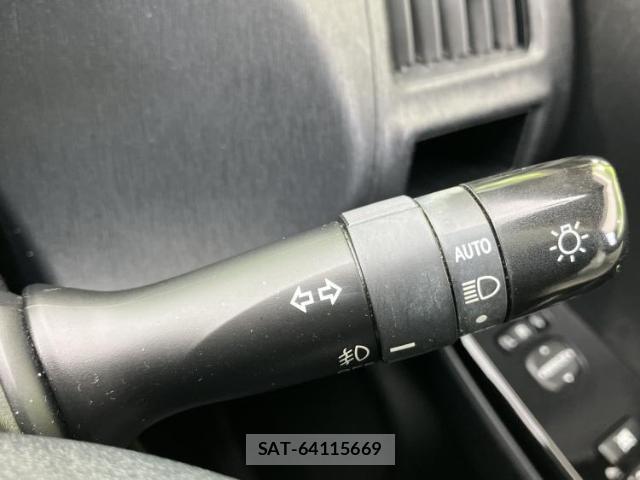 Toyota PRIUS ALPHA 2016-10 8225463-14