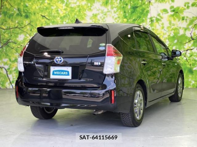 Toyota PRIUS ALPHA 2016-10 8225463-2