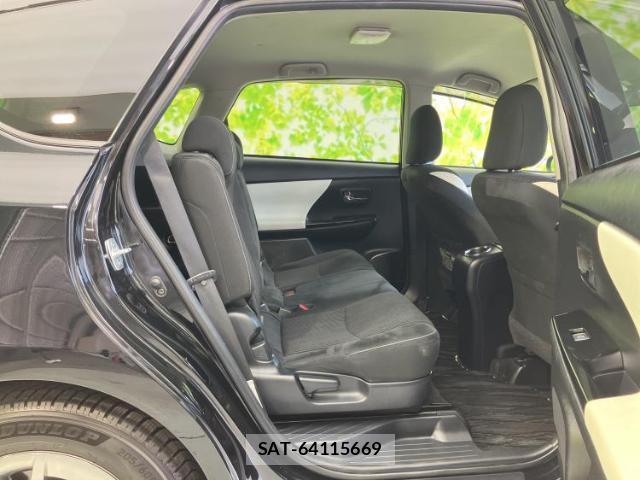 Toyota PRIUS ALPHA 2016-10 8225463-4