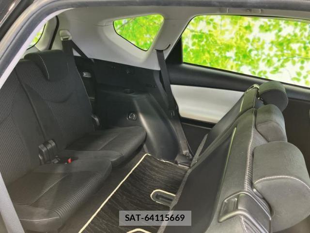 Toyota PRIUS ALPHA 2016-10 8225463-5